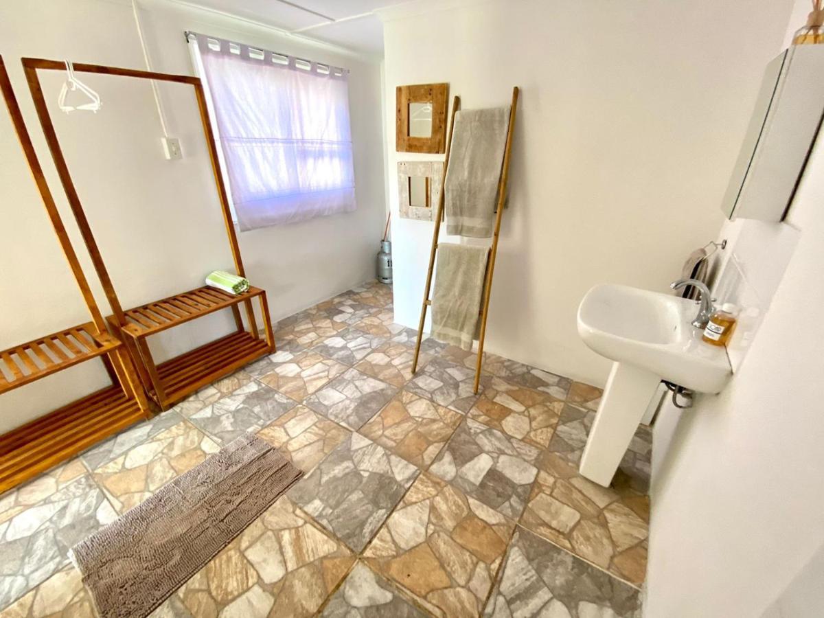 Sunset Bed And Breakfast Кофи Бей Екстериор снимка